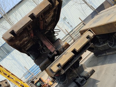 山東良辰重工ZY4000/12/28型掩護(hù)式支架二手煤礦綜采設(shè)備維修圖2