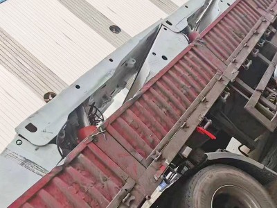 山東良辰重工ZY4000/12/28型掩護(hù)式支架二手煤礦綜采設(shè)備維修圖3